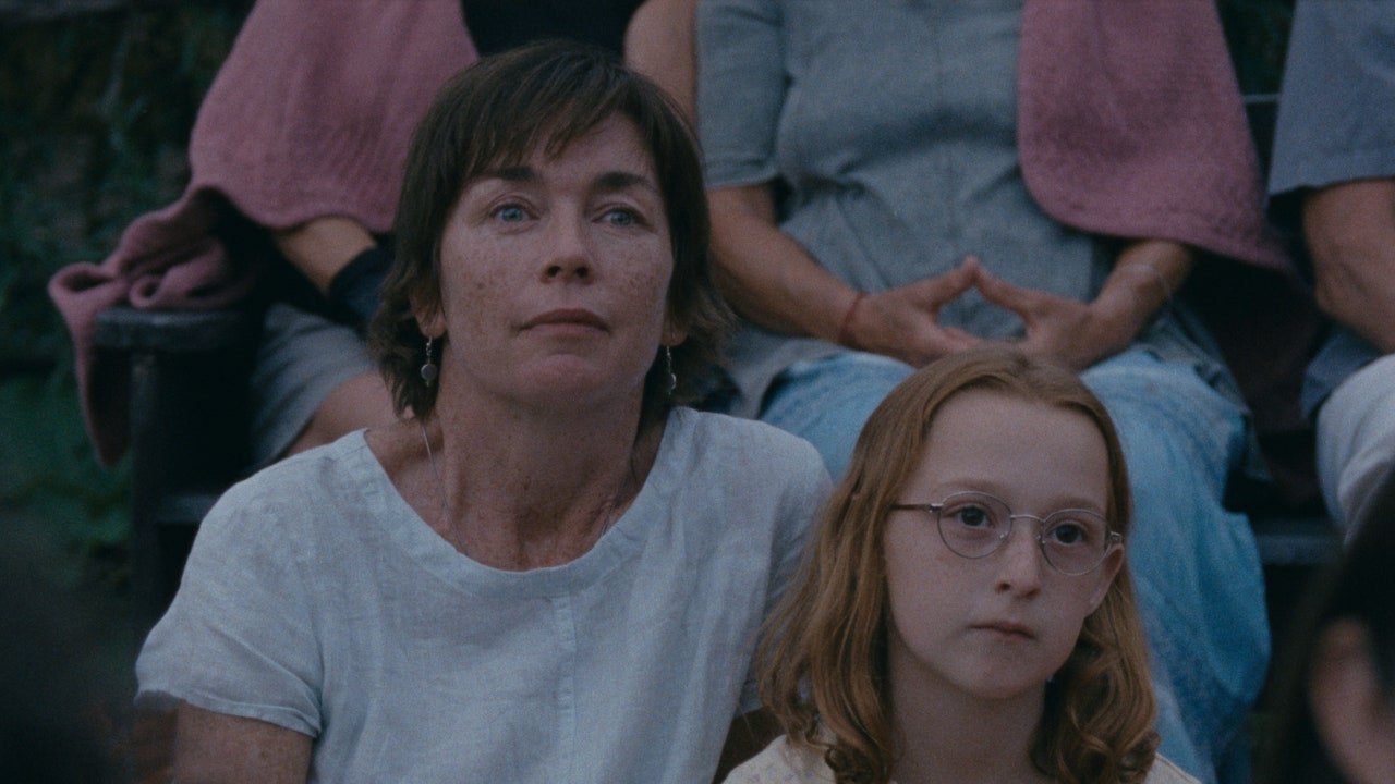 În Janet Planet, un dramaturg strălucit debutează într-un film promițător