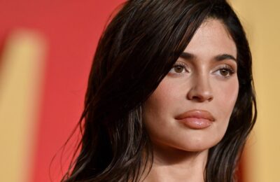 Kylie Jenner o canalizează pe Marilyn Monroe în noul ei bob blond – Vezi poze