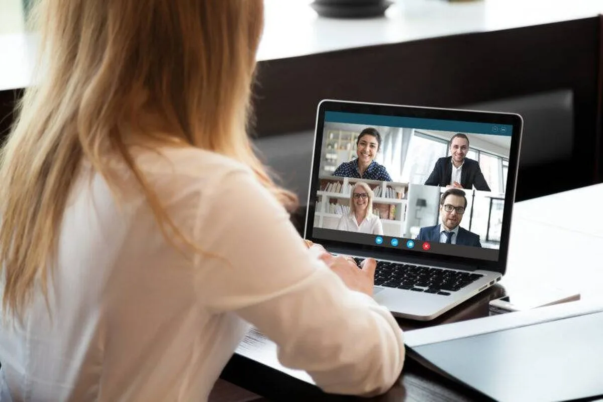 Conform unui sondaj, întâlnirile virtuale întrerup ziua de lucru