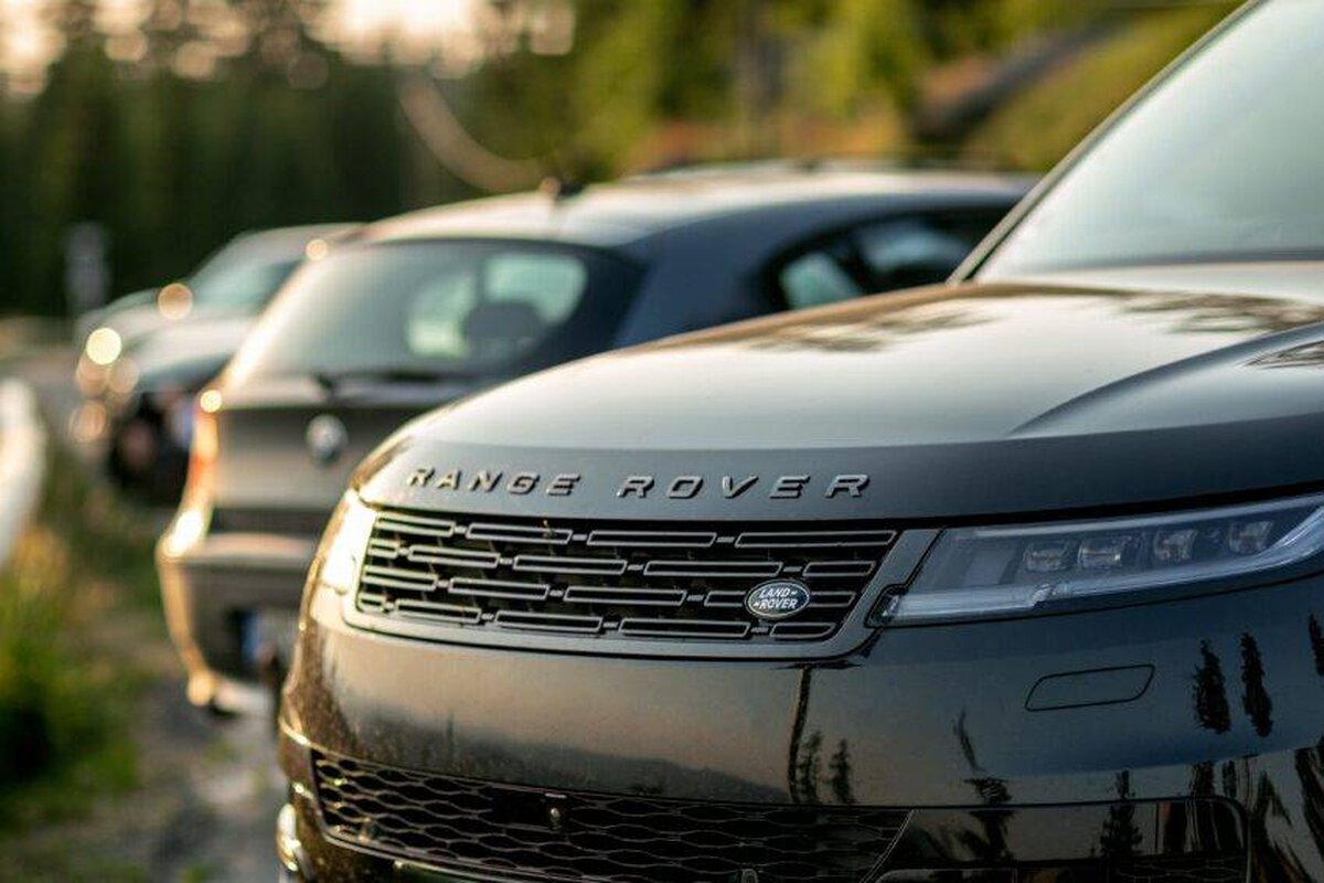 JLR investește 1 milion de lire sterline pentru a ajuta poliția în combaterea furturilor de mașini