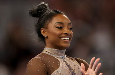 Ultimul machiaj de concurs al Simonei Biles a rămas impecabil la fiecare flip – Vezi poze