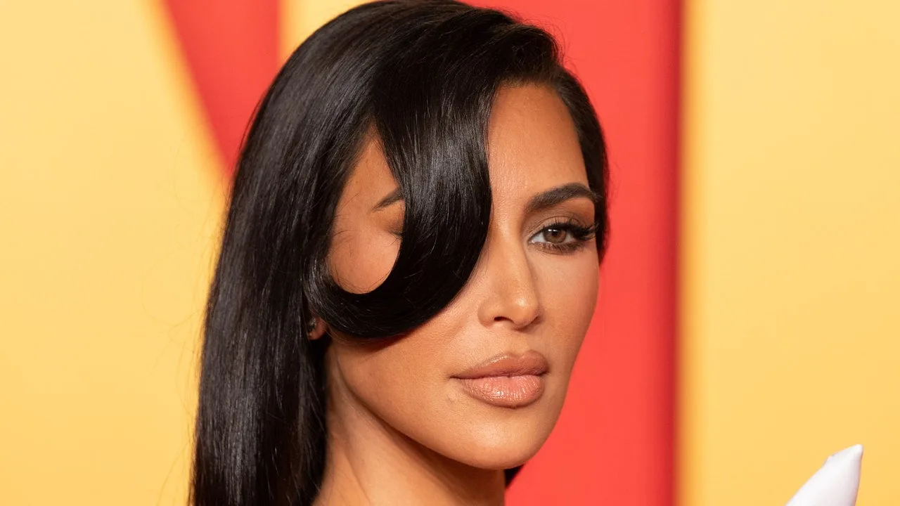Kim Kardashian își pune spermă de somon peste și în interiorul pielii