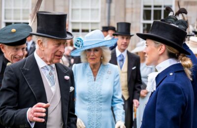 Regele Charles și regina Camilla găzduiesc o petrecere în grădină pentru 8 000 de persoane în timpul unei călătorii rapide în Scoția
