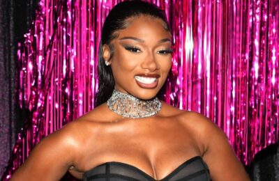 Unghiile lui Megan Thee Stallion arată ca niște mici lămpi de lavă metalice – Vezi fotografiile