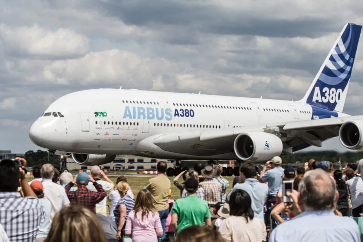 Farnborough Airshow explodează cu afaceri de 39,3 miliarde de lire sterline în ziua deschiderii