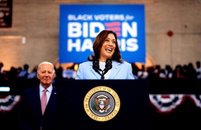 Toți ochii sunt ațintiți asupra lui Kamala Harris, în timp ce Joe Biden se retrage