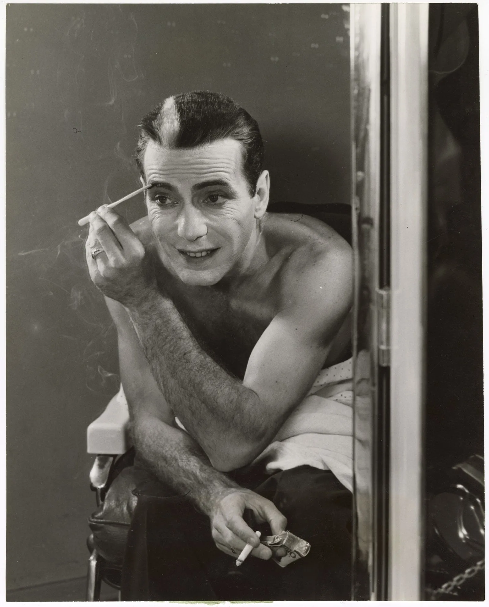 Reintroducerea lui Humphrey Bogart: Poveștile neștiute ale vieții private volatile a unei icoane de la Hollywood