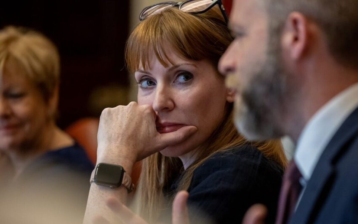 Rayner semnalează posibile întârzieri ale reformelor-cheie privind ocuparea forței de muncă