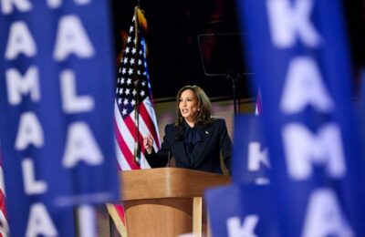 Cum joacă campania Kamala Harris în ultima etapă