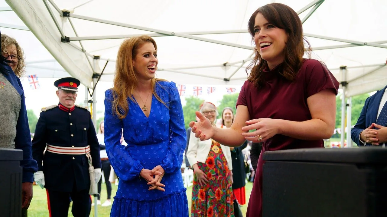 Prințesa Eugenie și Prințesa Beatrice au mers într-o excursie regală a fetelor