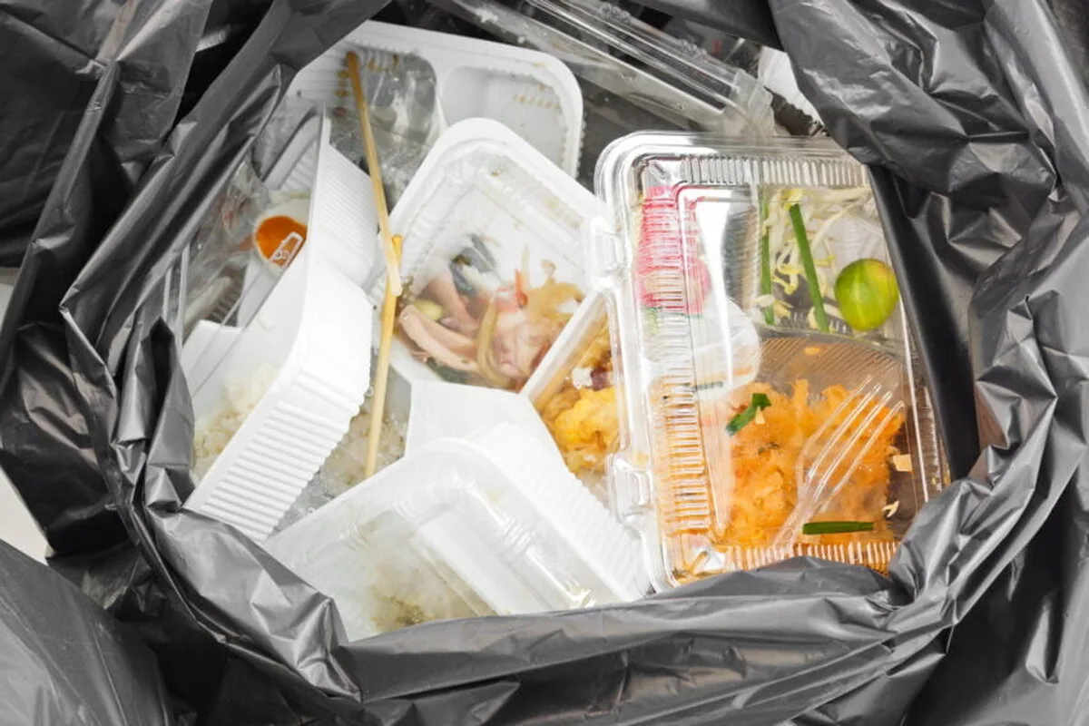 Aproape jumătate dintre întreprinderile mici din Regatul Unit nu cunosc noile reforme de simplificare a reciclării, relevă un sondaj