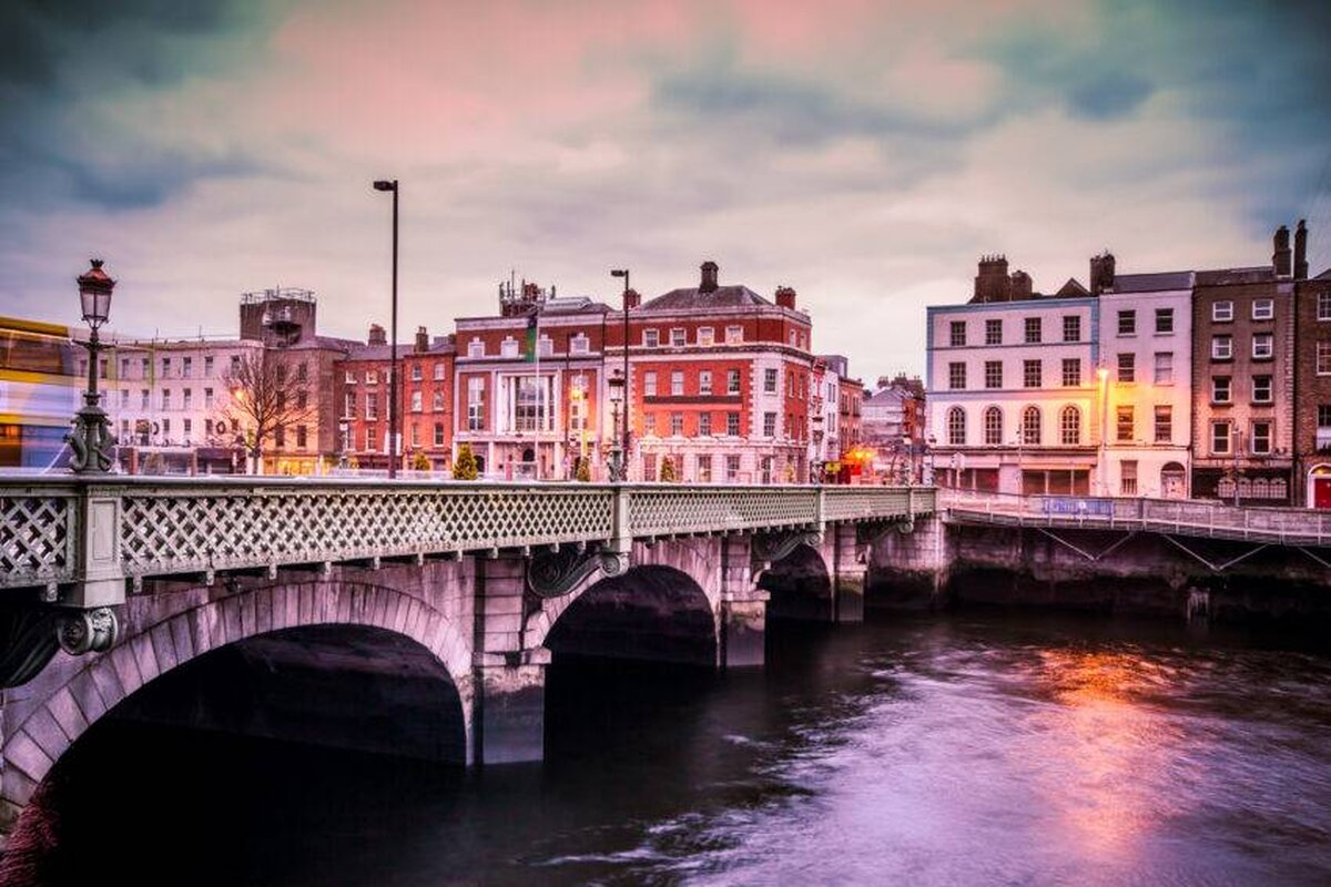 Guvernul britanic este îndemnat să evite repetarea crizei irlandeze a locuințelor