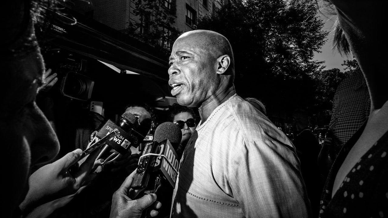 Dacă Eric Adams demisionează, New York ar putea asista la un meci epic de dușmănie pentru înlocuirea sa