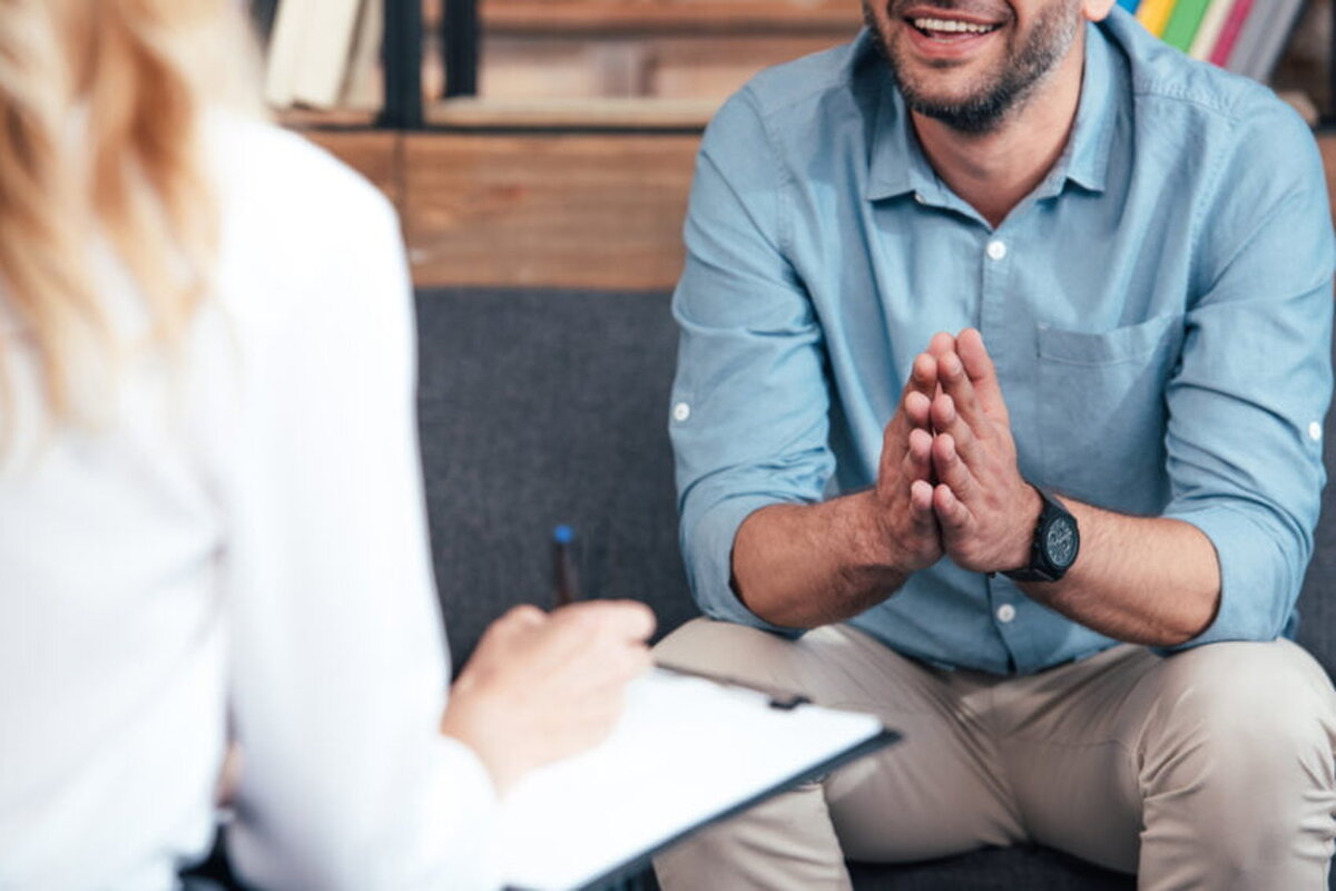 Cum ajută terapia anxietatea? 4 tehnici comune