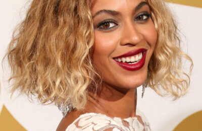 Beyoncé și-a revizuit tunsoarea bob în cel mai country mod posibil – Vezi fotografiile