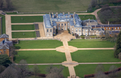 Prințul Harry ar fi stat cu familia mamei sale când a mers acasă pentru o înmormântare