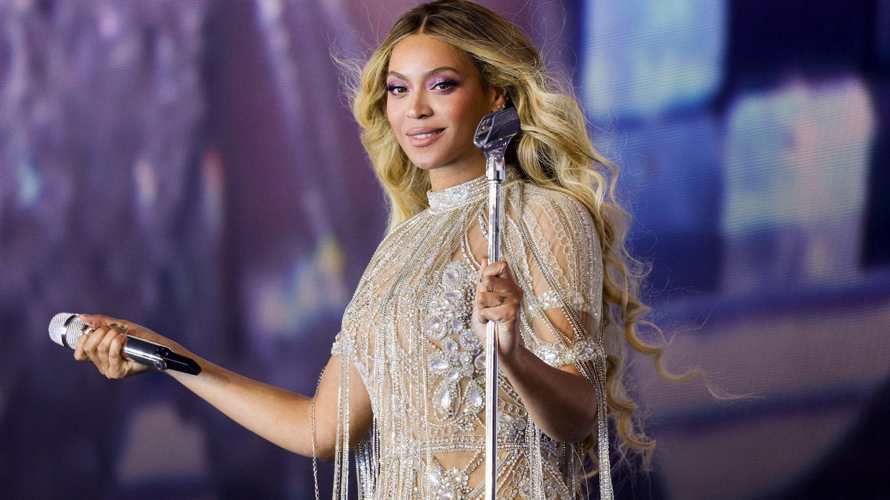 Bineînțeles, Beyoncé se descurcă mai bine decât oricine cu tendința vălului pe cap – vezi fotografiile