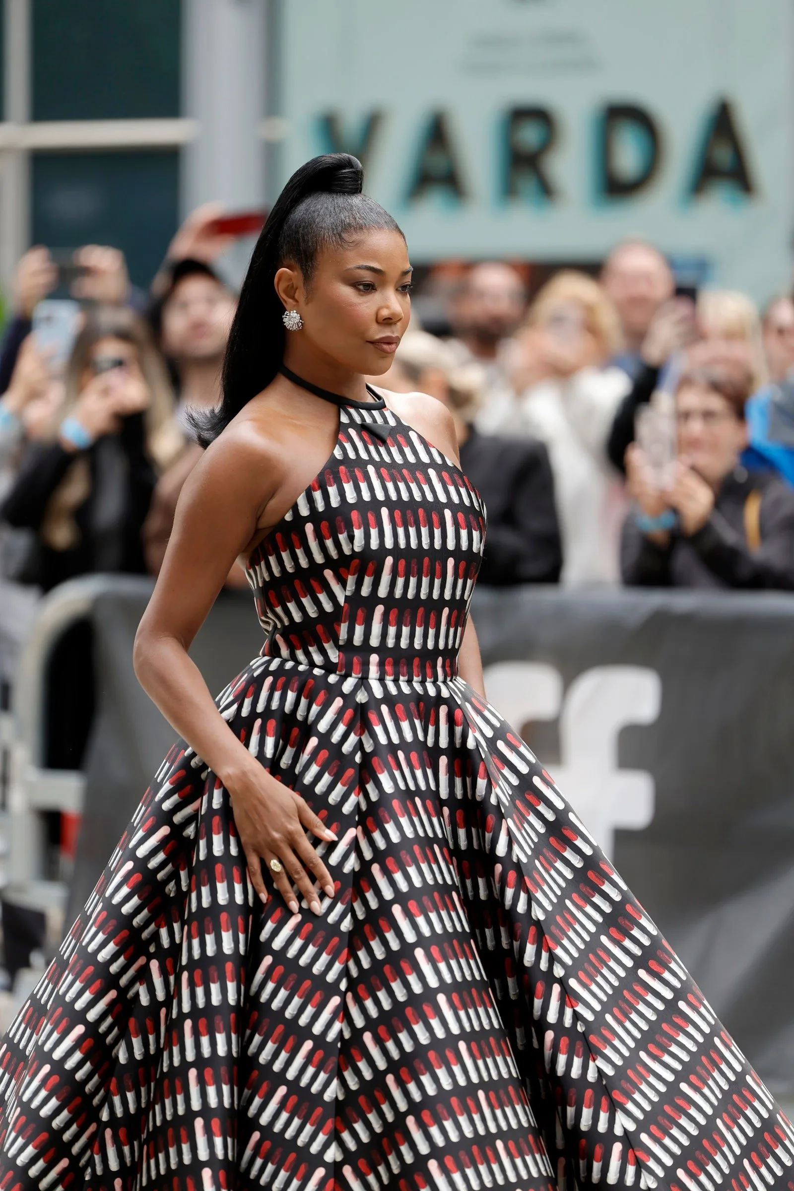 Gabrielle Union m-a trimis înapoi la Bring It On cu această coadă de majorete – vezi fotografiile