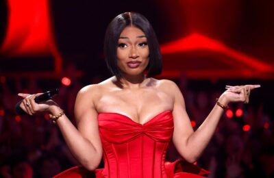Toate look-urile de frumusețe pe care Megan Thee Stallion le-a purtat la VMA 2024 – vezi fotografiile