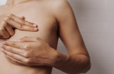Ghidul dumneavoastră pentru semnele și tratamentele cancerului de sân, conform medicilor