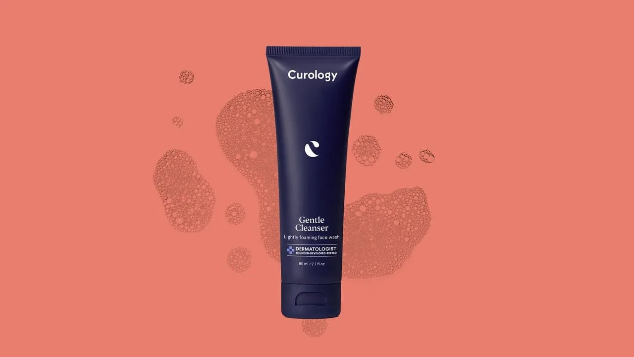 Curology the Cleanser se simte confortabil în timp ce curăță – recenzie