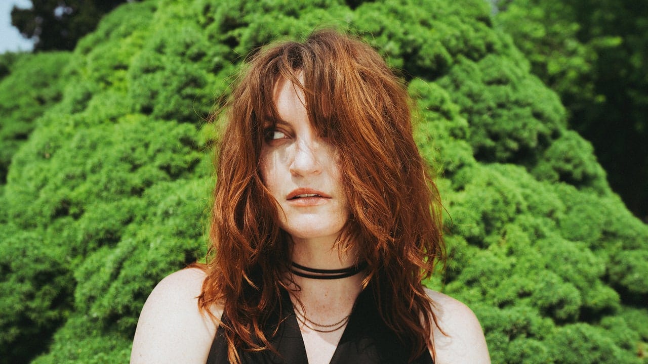 Katie Gavin de la Muna despre transformarea „multor sentimente” în primul ei album solo și despre înlocuirea lui Chappell Roan