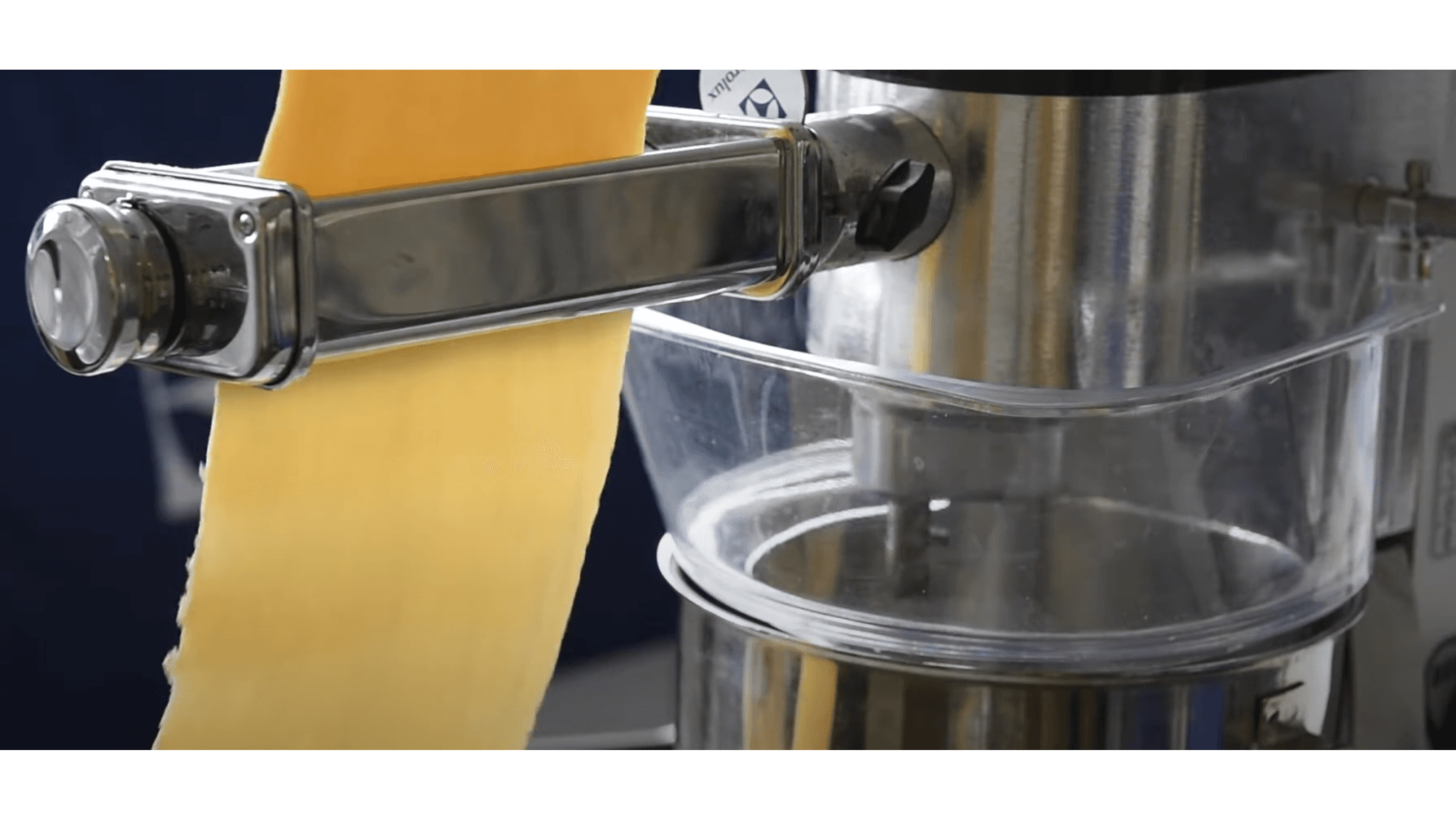 Descoperă eficiența într-o bucătărie profesională cu un mixer planetar