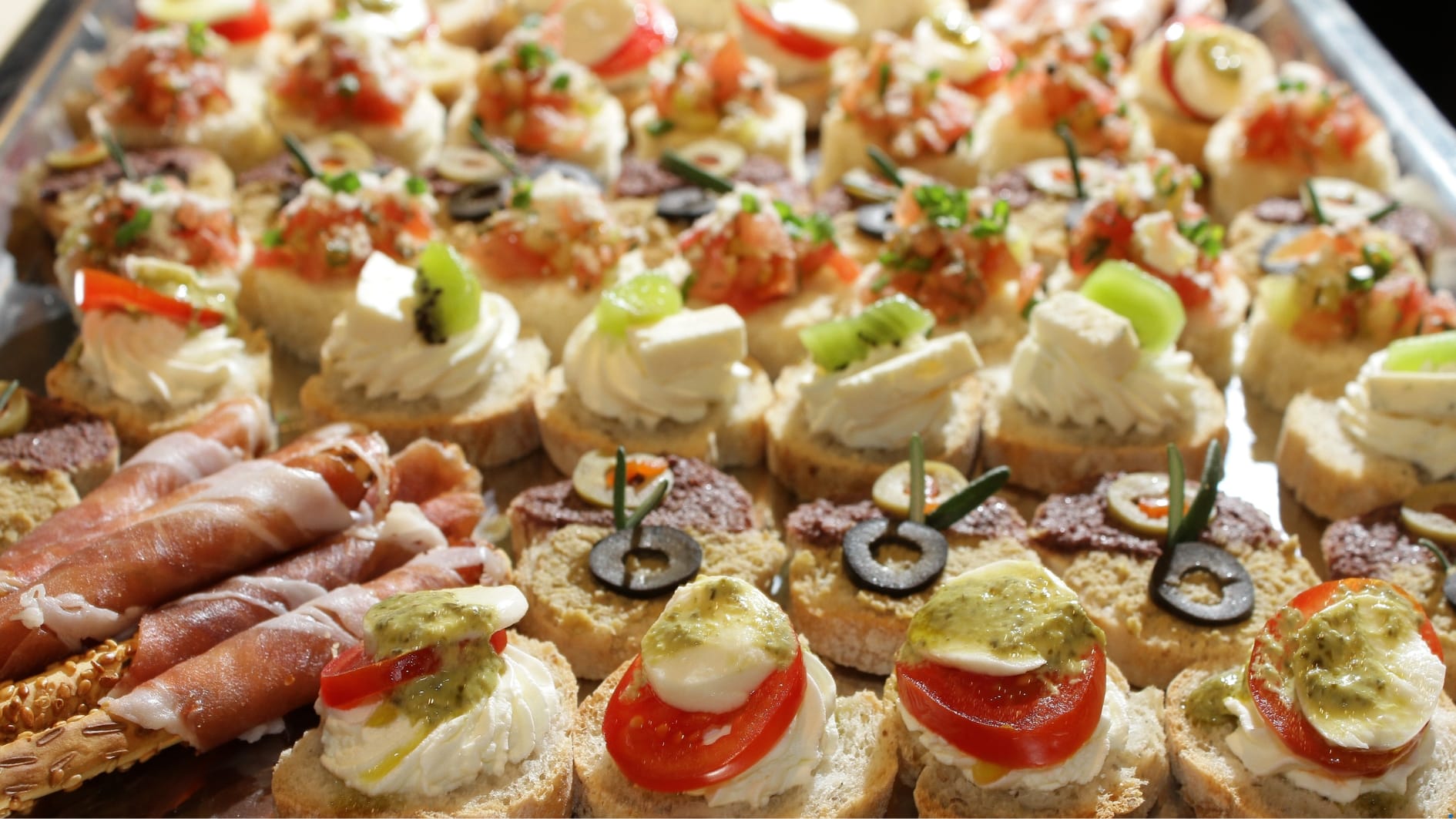 Platourile cu mâncare: Cum să transformi fiecare masă într-o experiență gourmet la tine acasă