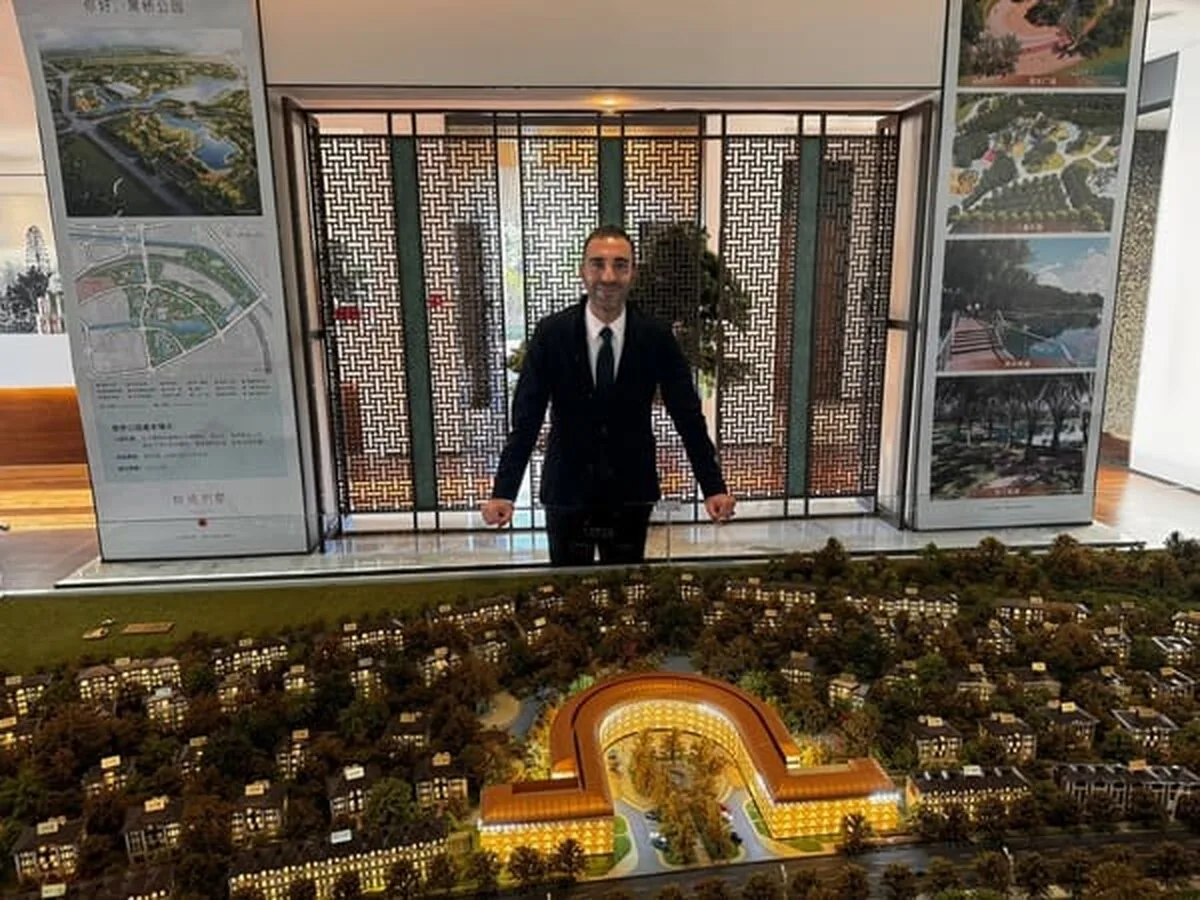 Simón Levy explorează perspectivele interculturale și promovarea inovării în afacerile globale