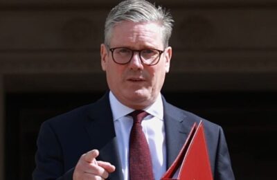 Trump îl acuză pe Starmer de slugărnicie” față de China. Londra, în fierbere