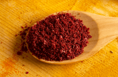 Sumac – Secretul aromelor orientale: Cum să-l folosești și ce beneficii are