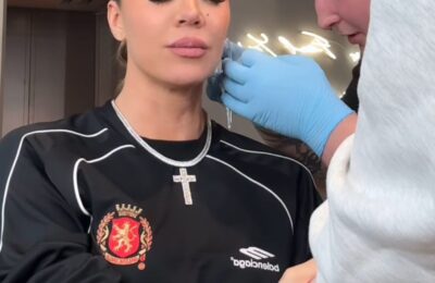 Alăturați-vă mie în roller coasterul emoțional care este Khloé Kardashian care își face piercing la ureche