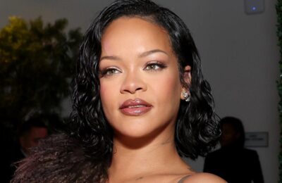 Rihanna își urmărește fiii în bigudiuri este cel mai drăguț lucru pe care îl vei vedea astăzi – vezi videoclipul