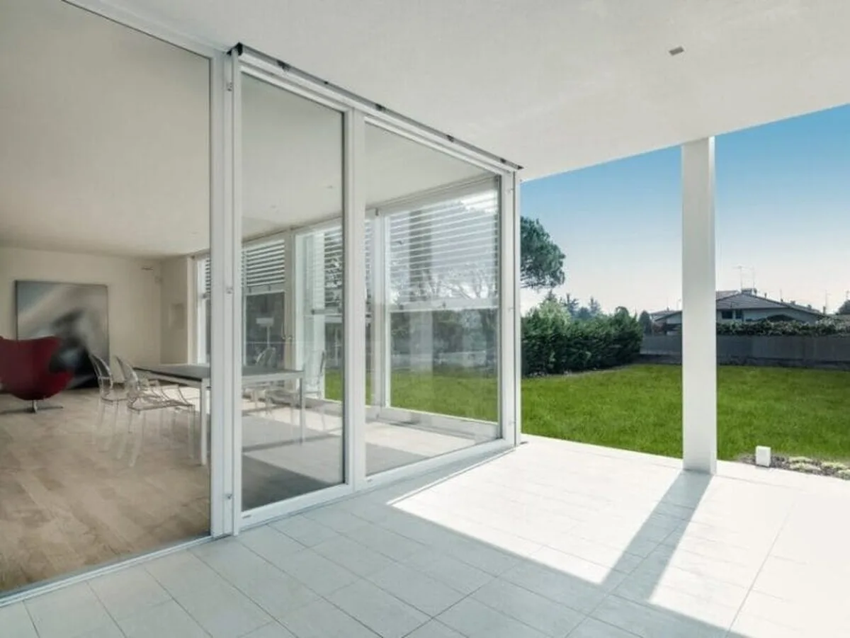 Luxury Home & Glass Solutions vă ajută să alegeți ușile de terasă potrivite pentru casa dvs.