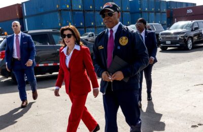 Marea mizerie albastră: Eric Adams, Kathy Hochul și democrații din New York pregătesc terenul pentru victorii MAGA?