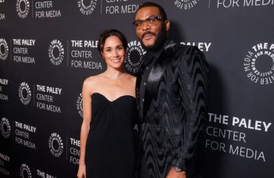 Meghan Markle l-a consolat pe un Tyler Perry înlăcrimat în timp ce Oprah Winfrey a ținut un discurs despre el
