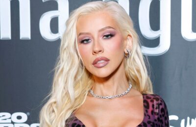 Christina Aguilera a petrecut Crăciunul cu cel mai frumos păr roz
