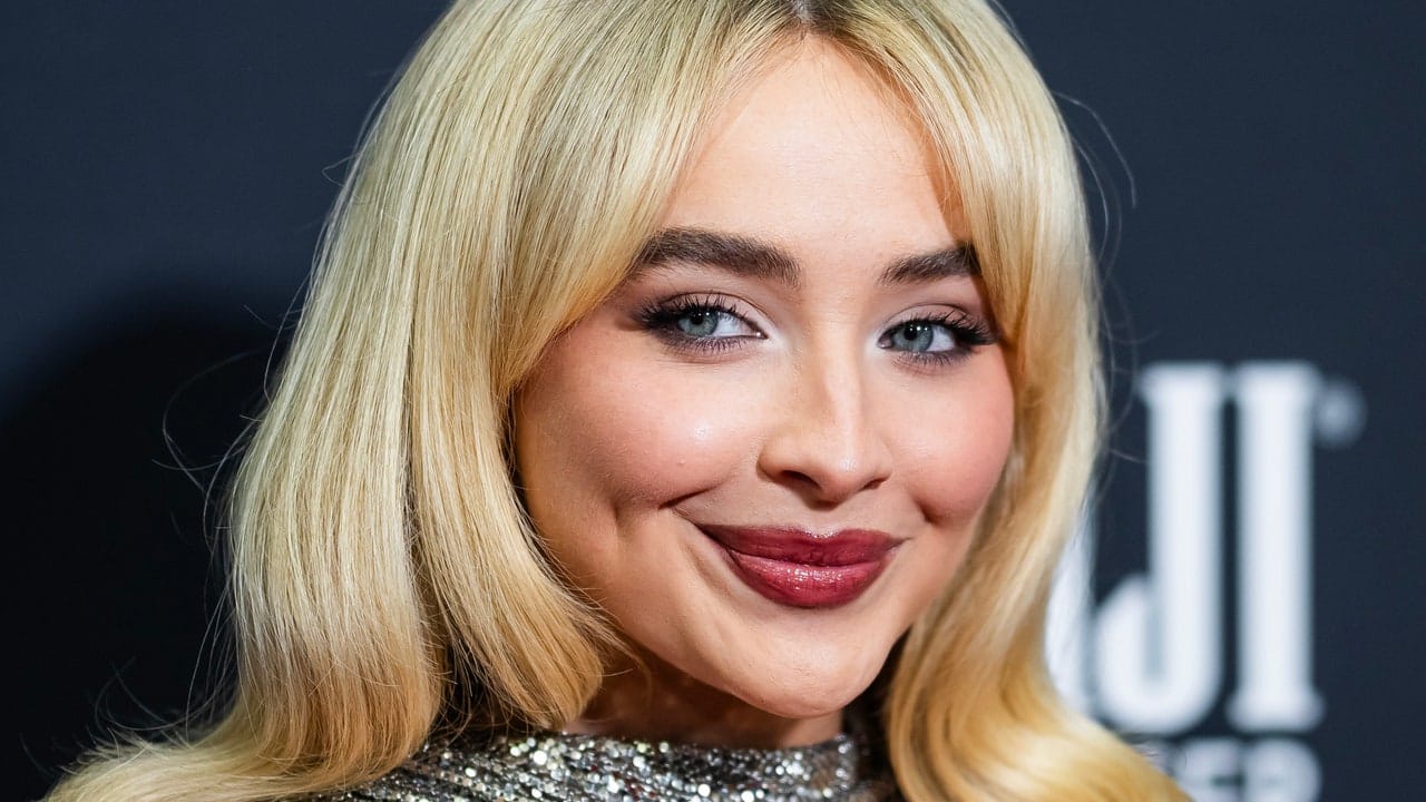 Sabrina Carpenter a făcut părul Whoville sexy – vezi fotografiile