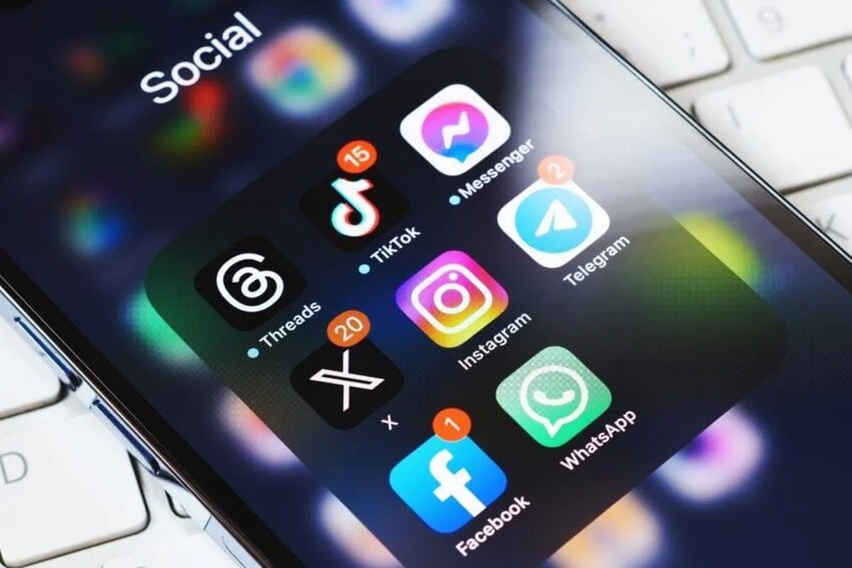 Utilizarea proxy-urilor mobile pentru gestionarea social media: Beneficii și riscuri