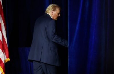 Poate Constituția să limiteze planurile „înspăimântătoare” de răzbunare ale lui Trump?