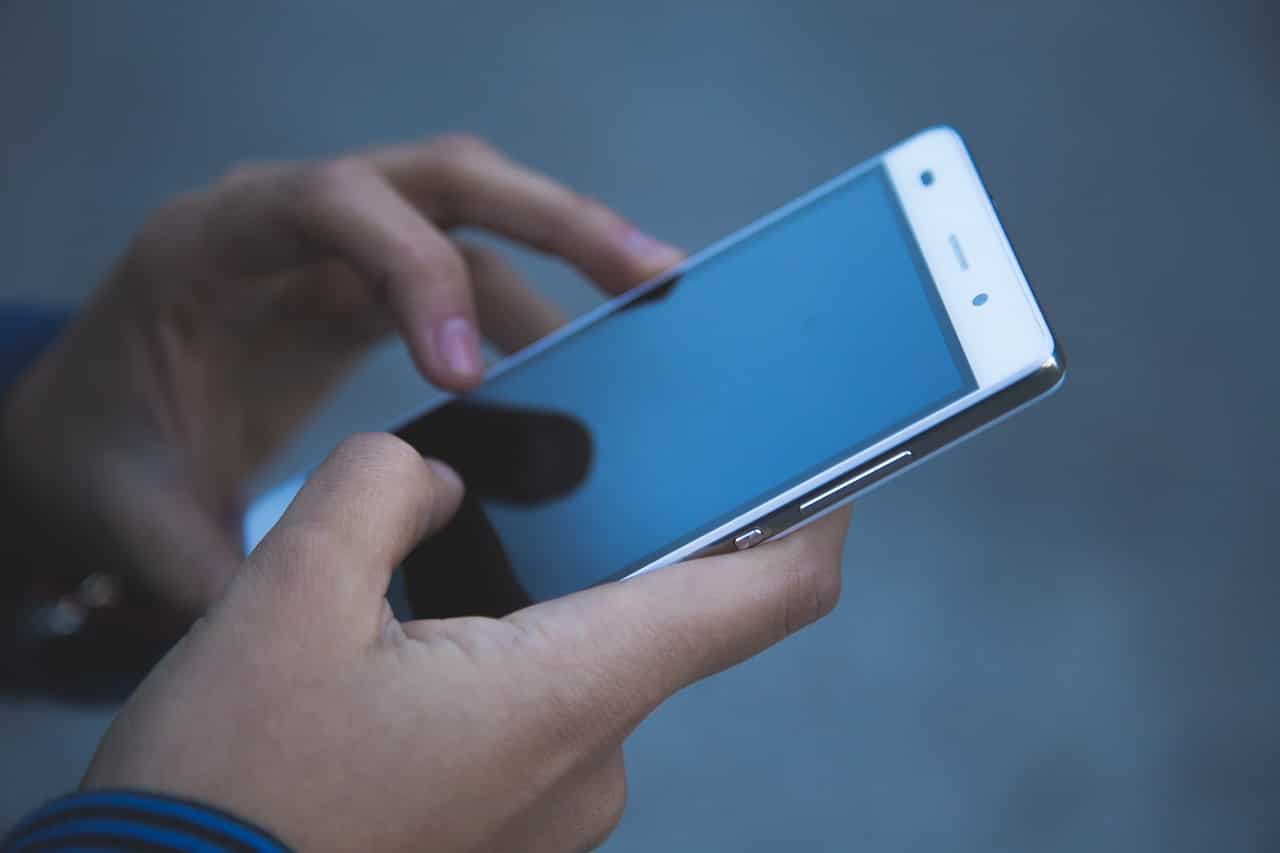 Utilizatorii de internet vor depăși 900 de milioane în India în acest an, iar inteligența artificială va schimba regulile jocului