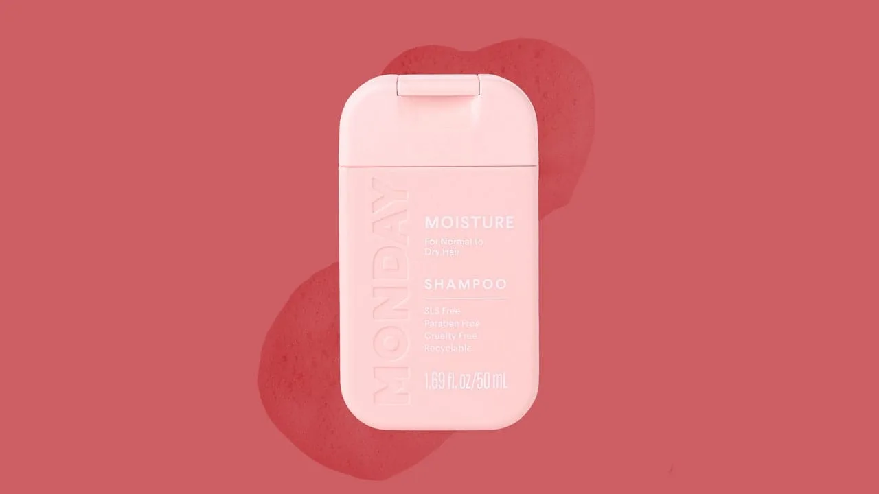 Șamponul Monday Haircare Moisture ajută la înmuierea părului meu uscat-Review
