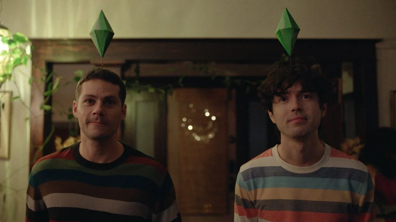 Dylan O’Brien oferă două interpretări încântătoare în comedia gay Twinless