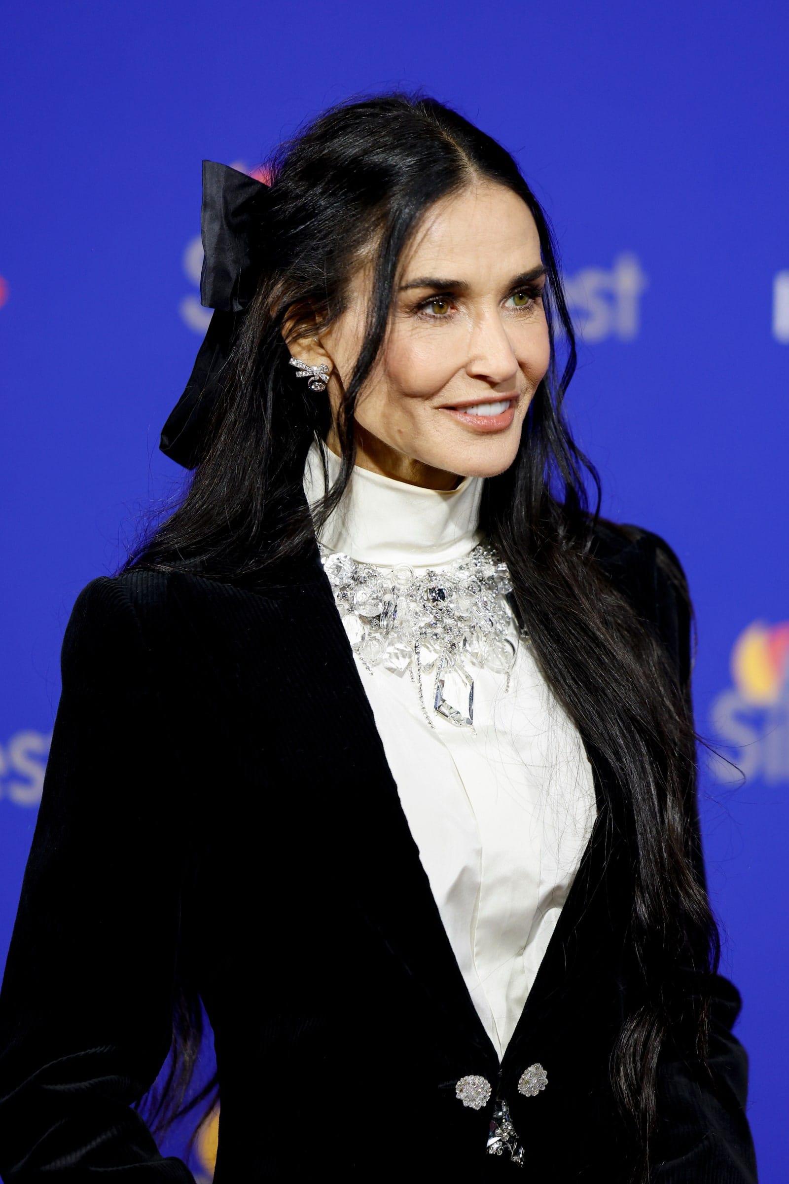 Nu cred că am mai văzut-o vreodată pe Demi Moore cu o fundă în păr – vezi fotografiile