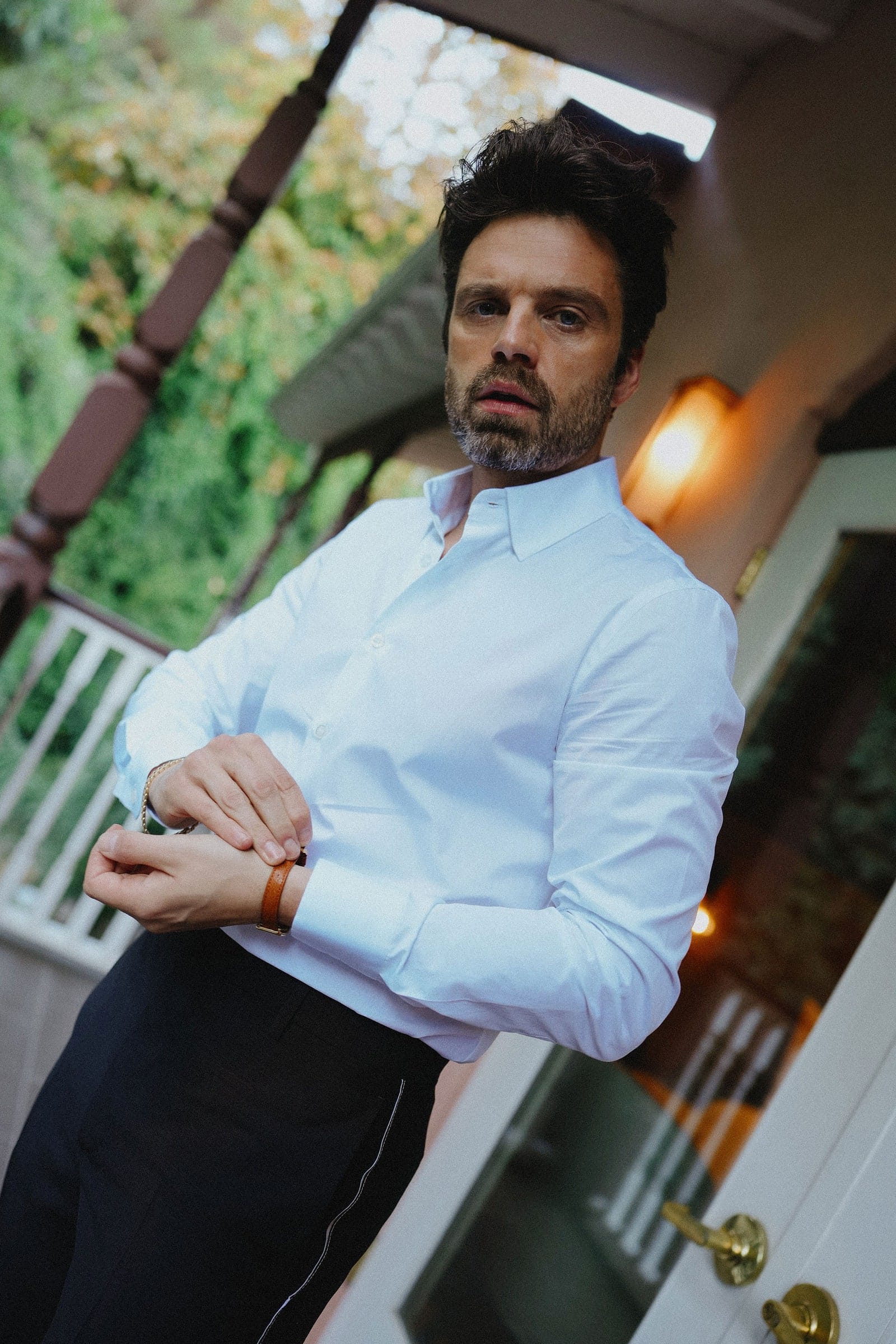 În interiorul look-ului câștigător al lui Sebastian Stan la Globurile de Aur 2025