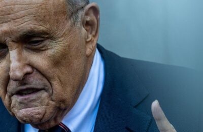 Rudy Giuliani își va păstra până la urmă apartamentul din Florida și inelele din World Series