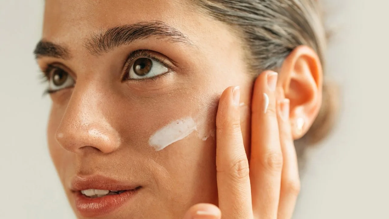 6 Cele mai bune creme Tretinoin în 2025 prin telemedicină