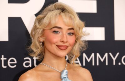 Sabrina Carpenter a purtat o coafură rară la Premiile Grammy 2025