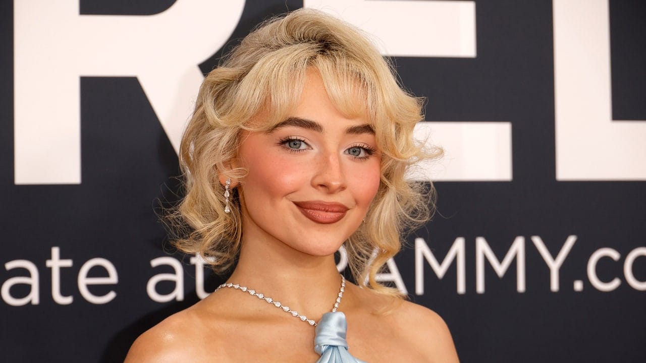 Sabrina Carpenter a purtat o coafură rară la Premiile Grammy 2025