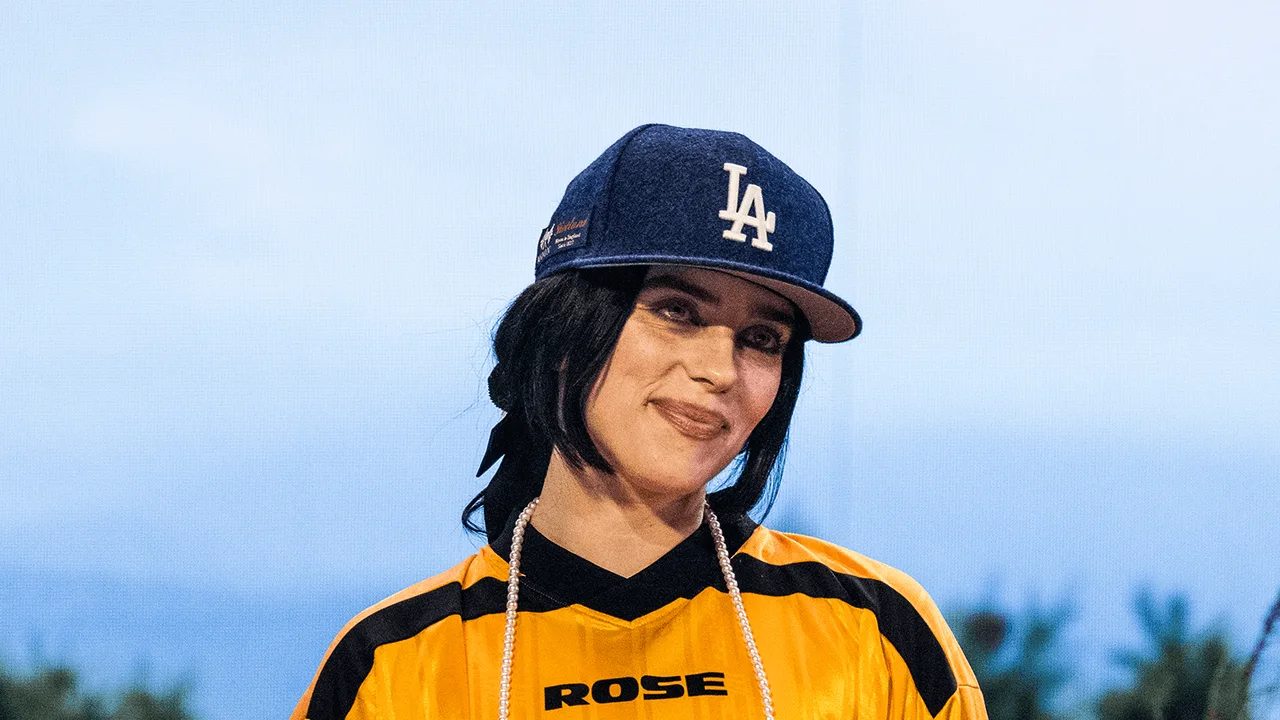 Meghan Markle a cumpărat niște marfă Billie Eilish pentru a ajuta o adolescentă afectată de incendiile din Los Angeles